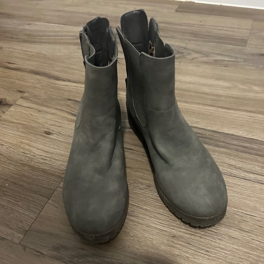 Women Boots Maurice’s Size 10 Dark Grey